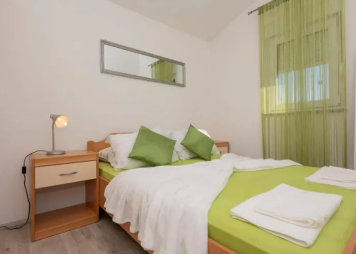 Four Bedroom With Terrace And Swimming Pool Imotski