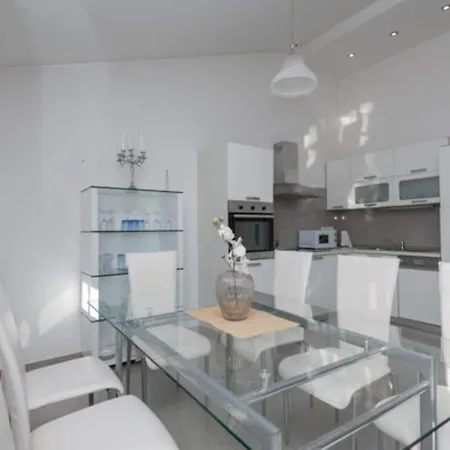 Four Bedroom With Terrace And Swimming Pool * Imotski