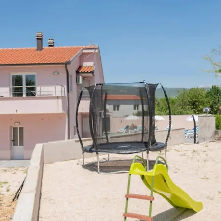 Villa Four Bedroom With Terrace And Swimming Pool *