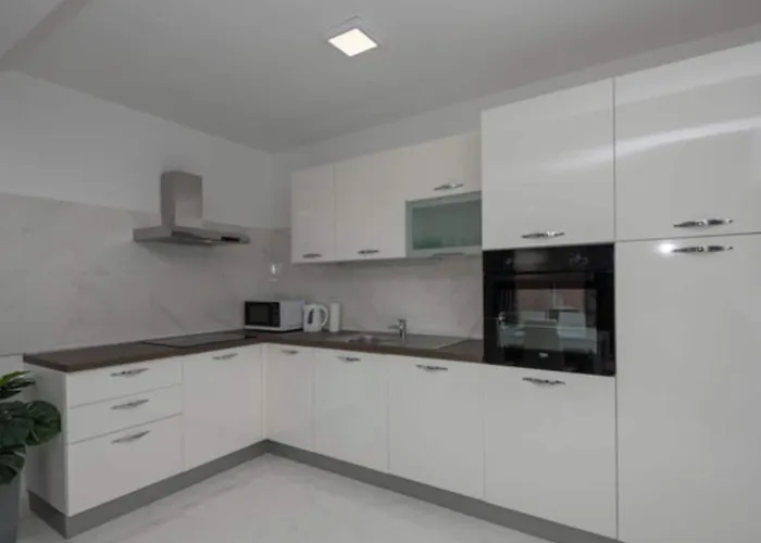 Villa Four Bedroom With Terrace And Swimming Pool Imotski