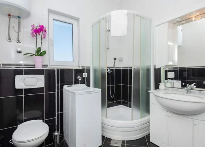 Four Bedroom With Terrace And Swimming Pool Villa Imotski