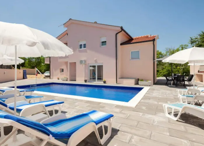 Four Bedroom With Terrace And Swimming Pool
